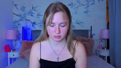 Alisa online show from 11-09-25, 01:31