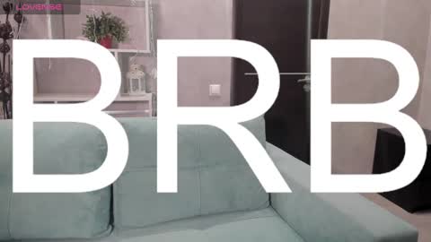 Snapshot of aina_faina chatting on 12-27-24, 12:45 Aina online show from 12-27-24, 12:45