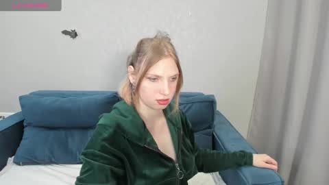 Snapshot of aina_faina chatting on 01-18-25, 04:26 Aina online show from 01-18-25, 04:26