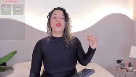 Snapshot of ainaah_ chatting on 06-20-26, 11:46 Ainaah online show from 06-20-26, 11:46