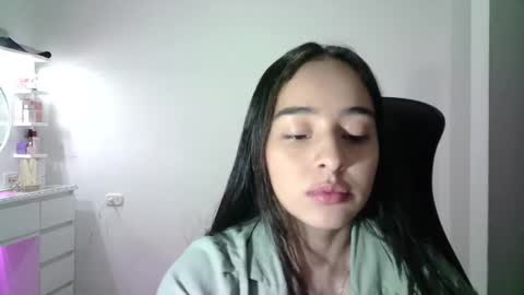 Snapshot of aineangeel chatting on 11-18-25, 12:16 AINE online show from 11-18-25, 12:16