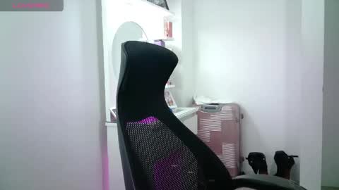 Snapshot of aineangeel chatting on 06-06-26, 12:38 AINE online show from 06-06-26, 12:38