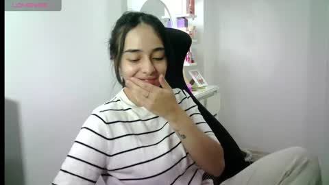 Snapshot of aineangeel chatting on 06-26-26, 01:43 AINE online show from 06-26-26, 01:43