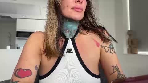 Snapshot of airgeadx chatting on 06-18-26, 04:33 Airgead online show from 06-18-26, 04:33