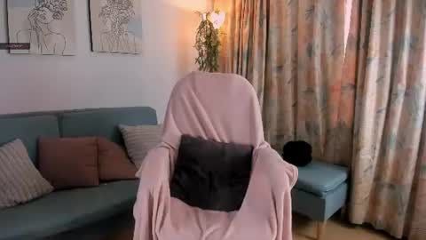 Snapshot of aisha_bx chatting on 07-10-26, 02:08 Aisha online show from 07-10-26, 02:08