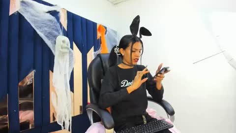 Aisha online show from 11-01-25, 11:07