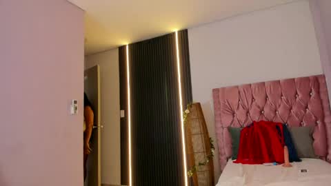 AISHA  MOORE online show from 04-10-26, 07:40