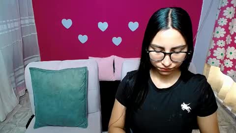aisha_stacey0410 online show from 05-25-26, 12:55