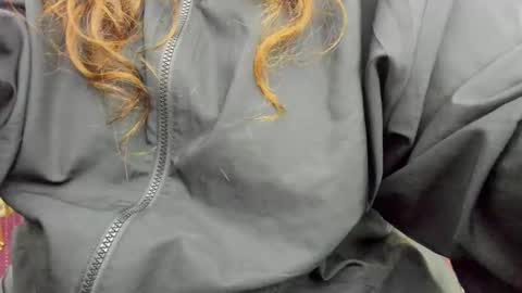 Aisha online show from 11-10-25, 01:10