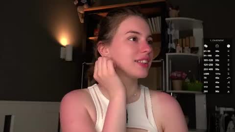 Snapshot of aislyfarran chatting on 06-11-26, 01:38 Aliza online show from 06-11-26, 01:38