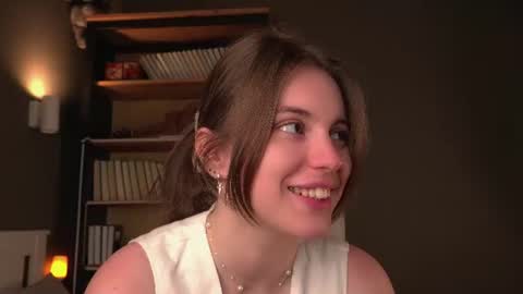 Snapshot of aislyfarran chatting on 06-24-26, 01:15 Aliza online show from 06-24-26, 01:15