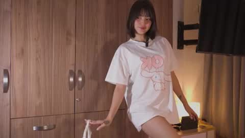 Snapshot of aitana_jhons chatting on 06-10-26, 10:14 Aitana Jhons online show from 06-10-26, 10:14