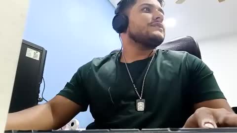 Snapshot of aj_cooper90_ chatting on 12-28-24, 03:47 Esteban online show from 12-28-24, 03:47