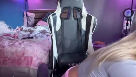 AJ online show from 04-03-26, 02:09