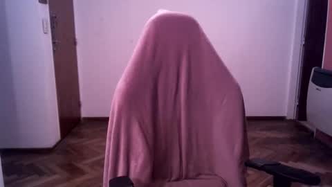 Snapshot of akamedolle chatting on 12-14-25, 02:28 Veronica Akame 3 online show from 12-14-25, 02:28