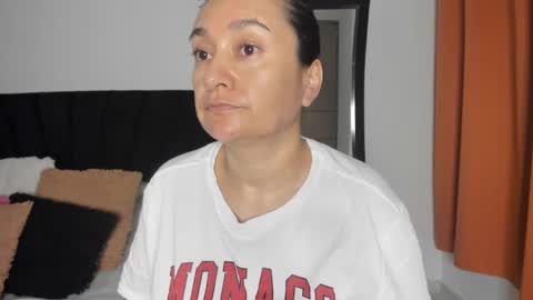 Snapshot of akanekihm chatting on 05-20-26, 10:10 MIRANDA online show from 05-20-26, 10:10