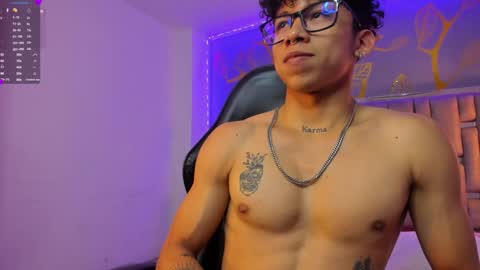 Snapshot of akazaboy chatting on 12-04-24, 10:24 akazaboy online show from 12-04-24, 10:24