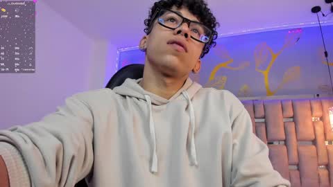Snapshot of akazaboy chatting on 12-10-24, 04:24 akazaboy online show from 12-10-24, 04:24