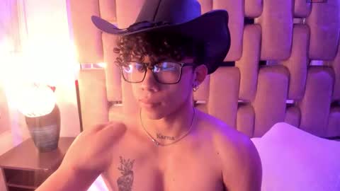 akazaboy online show from 11-15-25, 08:49