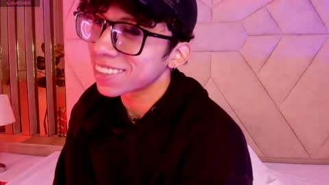 Snapshot of akazaboy chatting on 05-18-26, 05:24 akazaboy online show from 05-18-26, 05:24