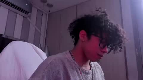 Snapshot of akazaboy chatting on 06-22-26, 05:15 akazaboy online show from 06-22-26, 05:15