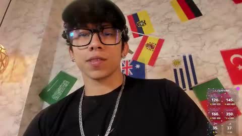 Snapshot of akazaboy chatting on 06-27-26, 04:39 akazaboy online show from 06-27-26, 04:39