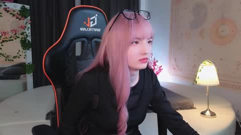 Akemi online show from 02-26-25, 05:50