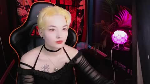 Akemi online show from 03-09-25, 05:22