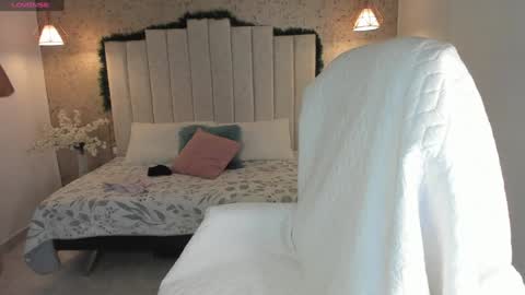 Luna online show from 12-20-24, 03:25