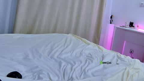 Snapshot of akerya chatting on 04-21-26, 01:29 Hi Im Oli online show from 04-21-26, 01:29