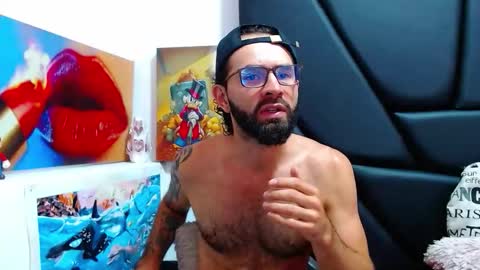 Snapshot of akiles_r chatting on 05-25-26, 11:22 akiles online show from 05-25-26, 11:22