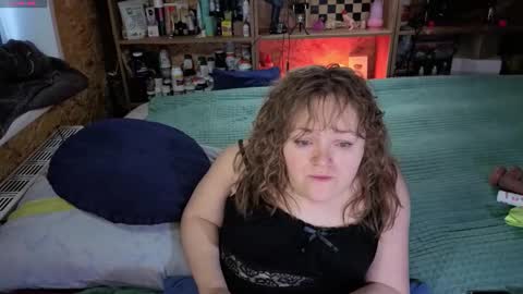 Natalie online show from 11-16-25, 03:01