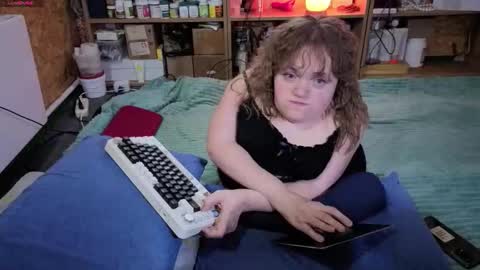 Natalie online show from 11-21-25, 06:34