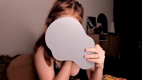 akirahattori__ online show from 02-08-26, 04:05