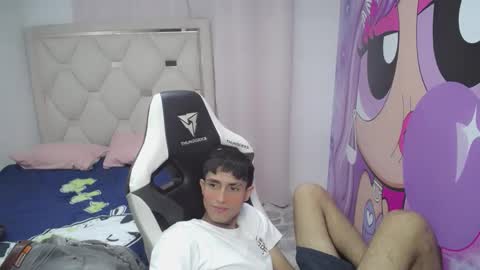 Akyra latin online show from 01-19-26, 03:27