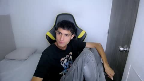 Akyra latin online show from 02-19-26, 12:01