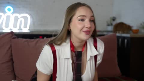 Snapshot of al1ce_fox chatting on 12-18-24, 08:14 Alice and Nate online show from 12-18-24, 08:14