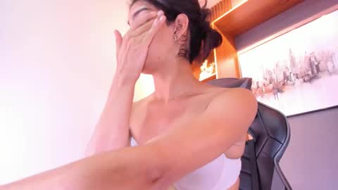 Snapshot of alahia__rodriguez chatting on 02-01-26, 12:15 Alahia Rodriguez online show from 02-01-26, 12:15