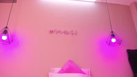 Snapshot of alahia_betancur chatting on 01-30-25, 03:40 Alahia online show from 01-30-25, 03:40