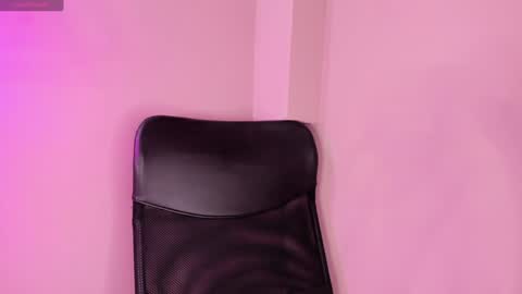 Snapshot of alahia_betancur chatting on 02-05-25, 06:04 Alahia online show from 02-05-25, 06:04