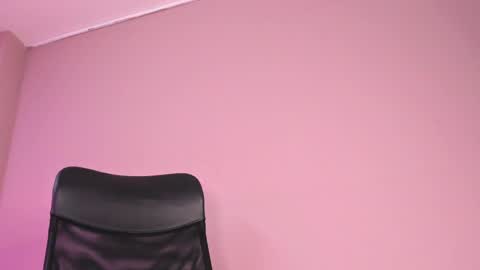 Snapshot of alahia_betancur chatting on 02-26-25, 04:35 Alahia online show from 02-26-25, 04:35