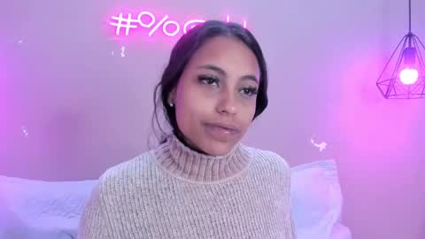 Snapshot of alahia_betancur chatting on 03-07-25, 11:40 Alahia online show from 03-07-25, 11:40