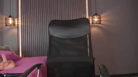 Snapshot of alahia_betancur chatting on 09-23-25, 02:31 Alahia online show from 09-23-25, 02:31