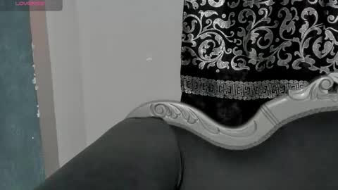 Snapshot of alahia_dangelo_ chatting on 05-01-26, 05:17 ALAHIA online show from 05-01-26, 05:17