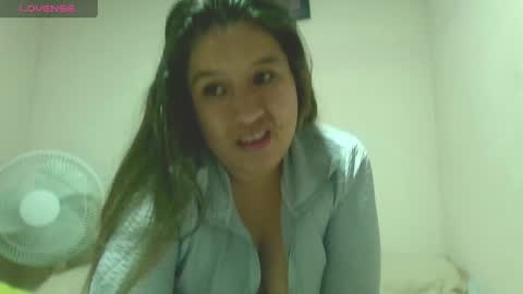 Snapshot of alahia_fox chatting on 12-28-24, 05:44 alahia online show from 12-28-24, 05:44
