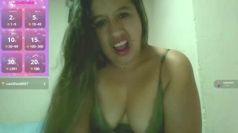 Snapshot of alahia_fox chatting on 01-08-25, 06:31 alahia online show from 01-08-25, 06:31