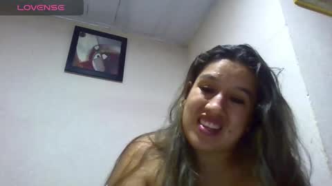 Snapshot of alahia_fox chatting on 02-24-25, 06:16 alahia online show from 02-24-25, 06:16