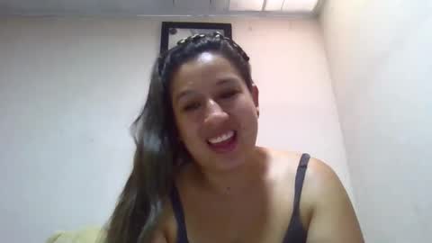 Snapshot of alahia_fox chatting on 02-24-25, 06:58 alahia online show from 02-24-25, 06:58