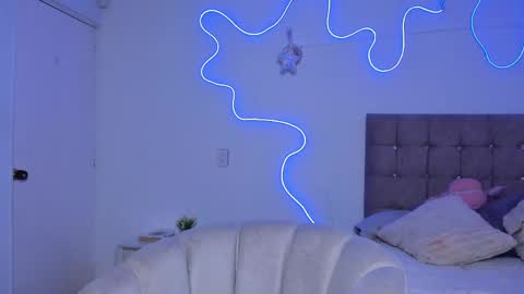 Alaia Alegria online show from 05-26-26, 11:34