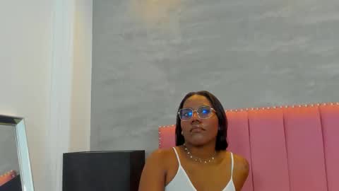 alaia_colins online show from 11-28-25, 05:32
